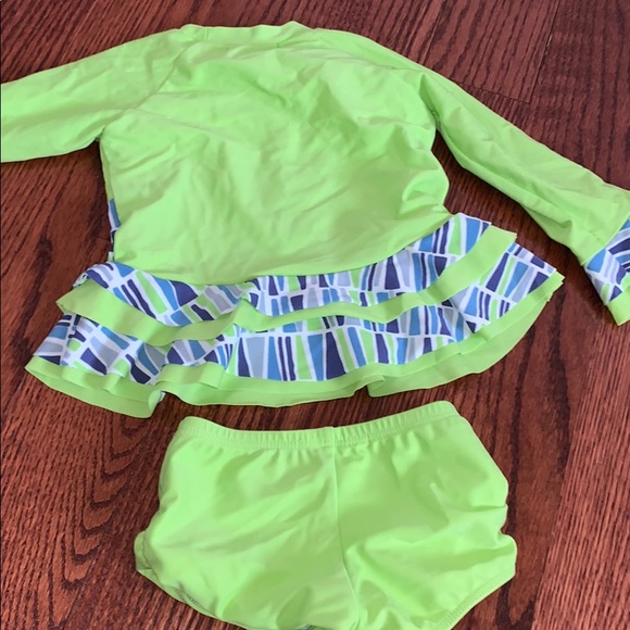 Isobella and chloe rashguard bathing suit - Picture 5 of 6